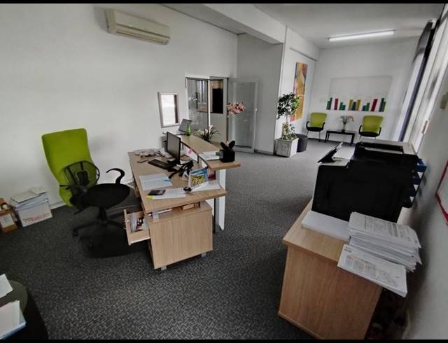 BUSINESS FOR SALE IN NEW TOWN CENTRE